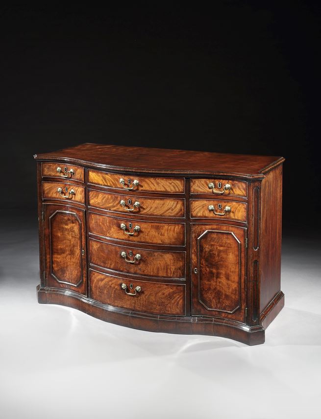 A Pair of George II Mahogany Serpentine Commodes Attributed to Wright and Elwick | MasterArt